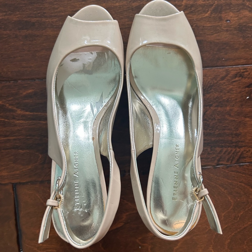 Etienne Aigner nude patent leather slingback heels